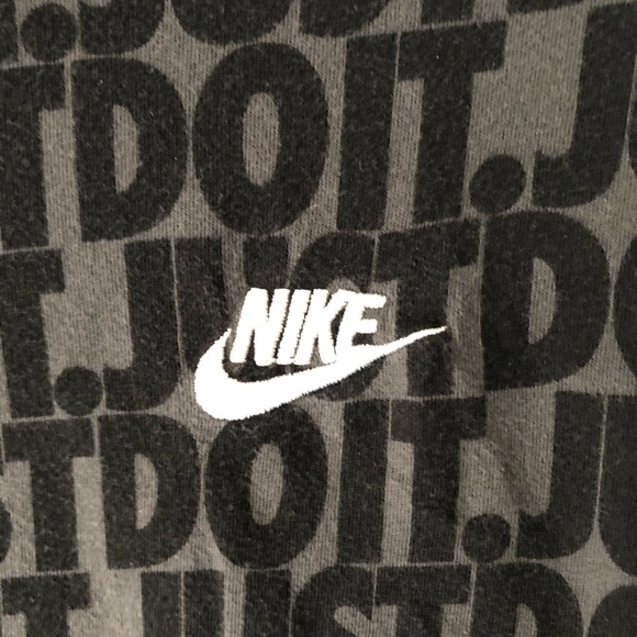 SOLD 2 for $20 GUC Men’s Nike T-shirt Sz: S - Picture 3 of 4